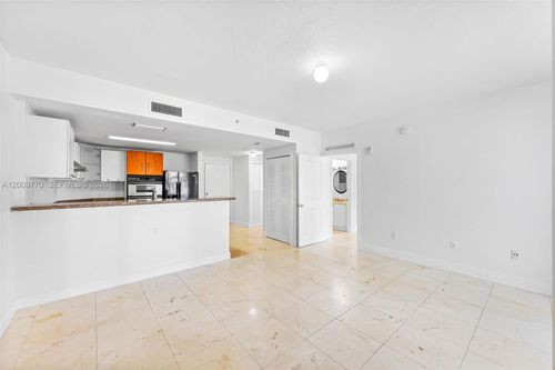 1203-170 14th St, Miami, FL, 33131-3332 | Card Image