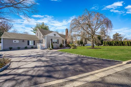 97 Elliman Pl, Syosset, NY, 11791-2614 | Card Image