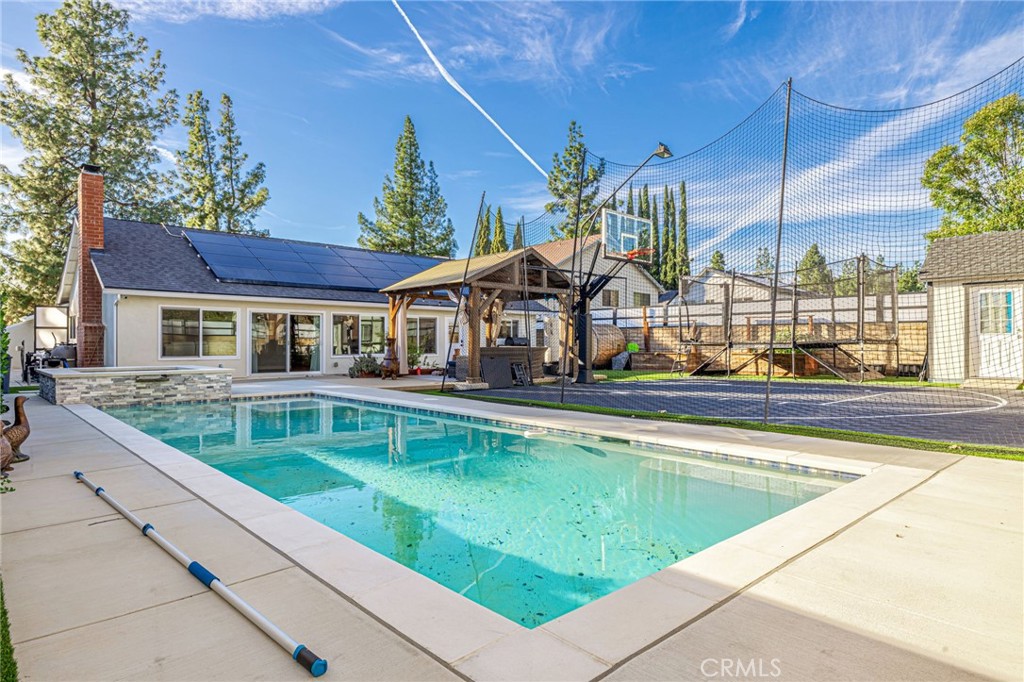 Residential in West Hills 3
