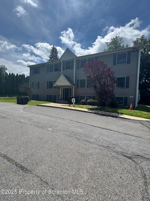 6-131 Smith St, Dunmore, PA, 18512-2392 | Card Image