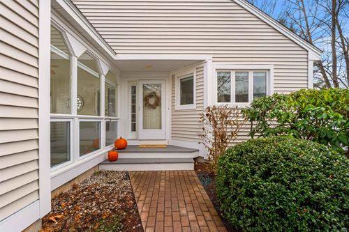 755 Straw Hill Rd, Manchester, NH, 03104-1681 | Card Image