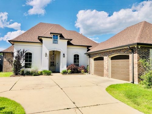 240 Danielle Dr, Benton, LA, 71006-9717 | Card Image