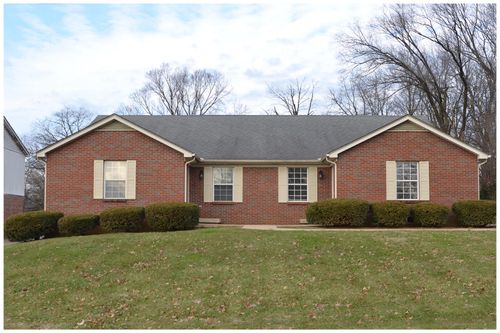 105 Oakmont Ln, Frankfort, KY, 40601-1424 | Card Image