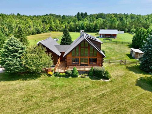 8 Maynard Ct, Grand Isle, VT, 05458-2021 | Card Image