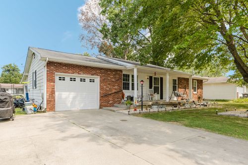 1302 Susan Ln, Carterville, IL, 62918-5016 | Card Image