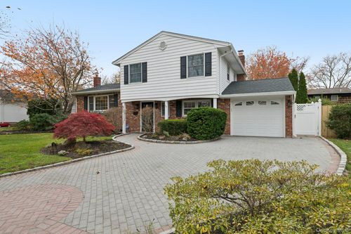 5 Culver Ct, Melville, NY, 11747-1623 | Card Image