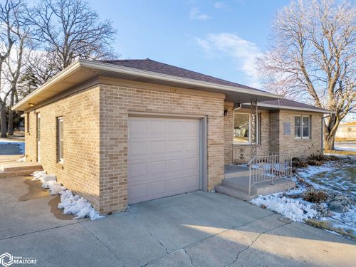 519 17th St W, Clear Lake, IA, 50428-1204 | Card Image