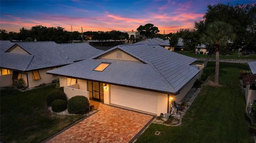 49 Sandstone Cir, VENICE, FL, 34293-6022 | Card Image