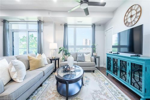 422-125 Shoreview Pl, Stoney Creek, ON, L8E0K3 | Card Image