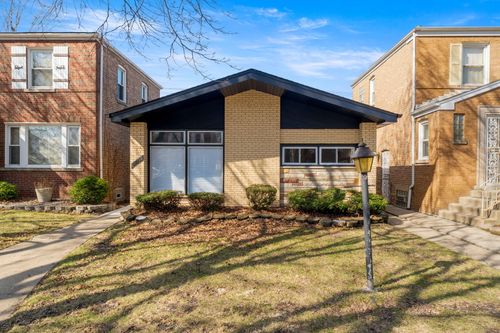 8716 S Merrill Ave, Chicago, IL, 60617-3033 | Card Image