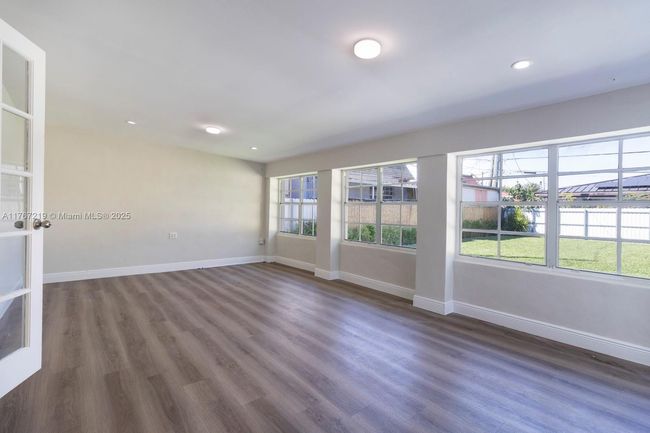 395 W 39 Th Pl, House other with 4 bedrooms, 2 bathrooms and null parking in Hialeah FL | Image 19