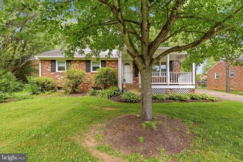 130 S Saint Paul St, HAMILTON, VA, 20158-9531 | Card Image