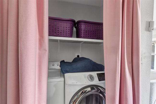 Private laundry area | Image 41