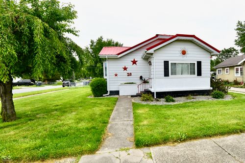 28 W 38th St, Anderson, IN, 46013-4209 | Card Image