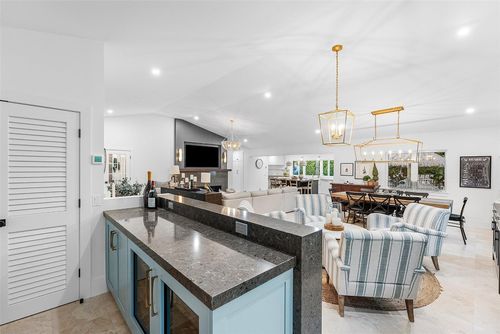 2421 Ne 12th St, Fort Lauderdale, FL, 33304-1530 | Card Image