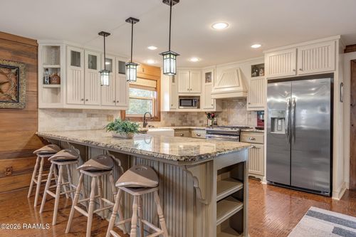 817 Omega Dr, Lafayette, LA, 70506-3834 | Card Image