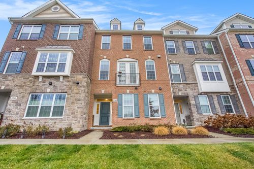 2765 Ashcombe Dr, Ann Arbor, MI, 48105-3707 | Card Image