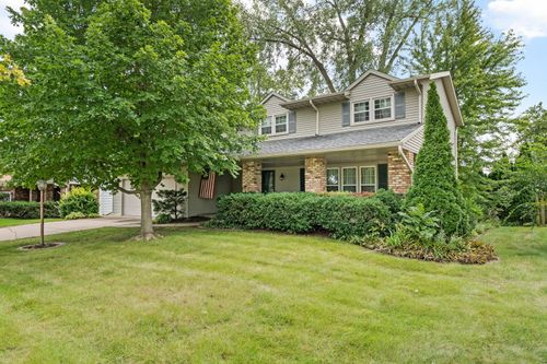 1223 Crow Creek Rd, Bettendorf, IA, 52722-1762 | Card Image