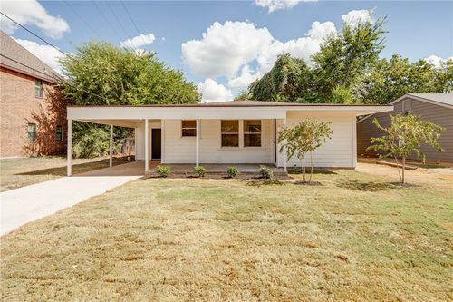104 Moss St, College Station, TX, 77840-2430 | Card Image