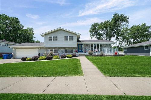 735 S Sherman St, Crown Point, IN, 46307-4931 | Card Image