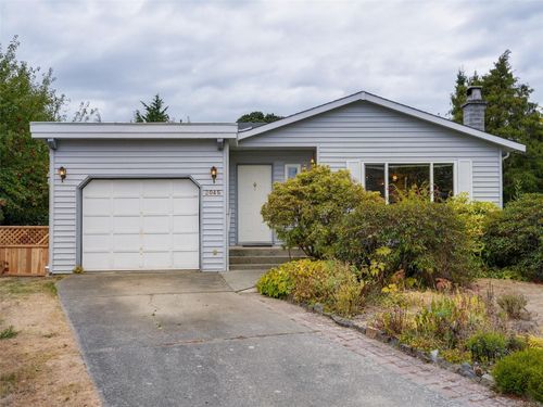 2045 Winmeadow Pl, Sidney, BC, V8L4S3 | Card Image
