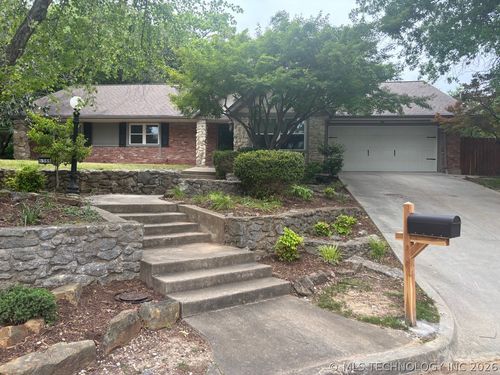 6566 S Hudson Pl, Tulsa, OK, 74136-2723 | Card Image