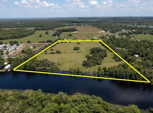 2738 Botts Landing Rd, DELAND, FL, 32720-8952 | Card Image