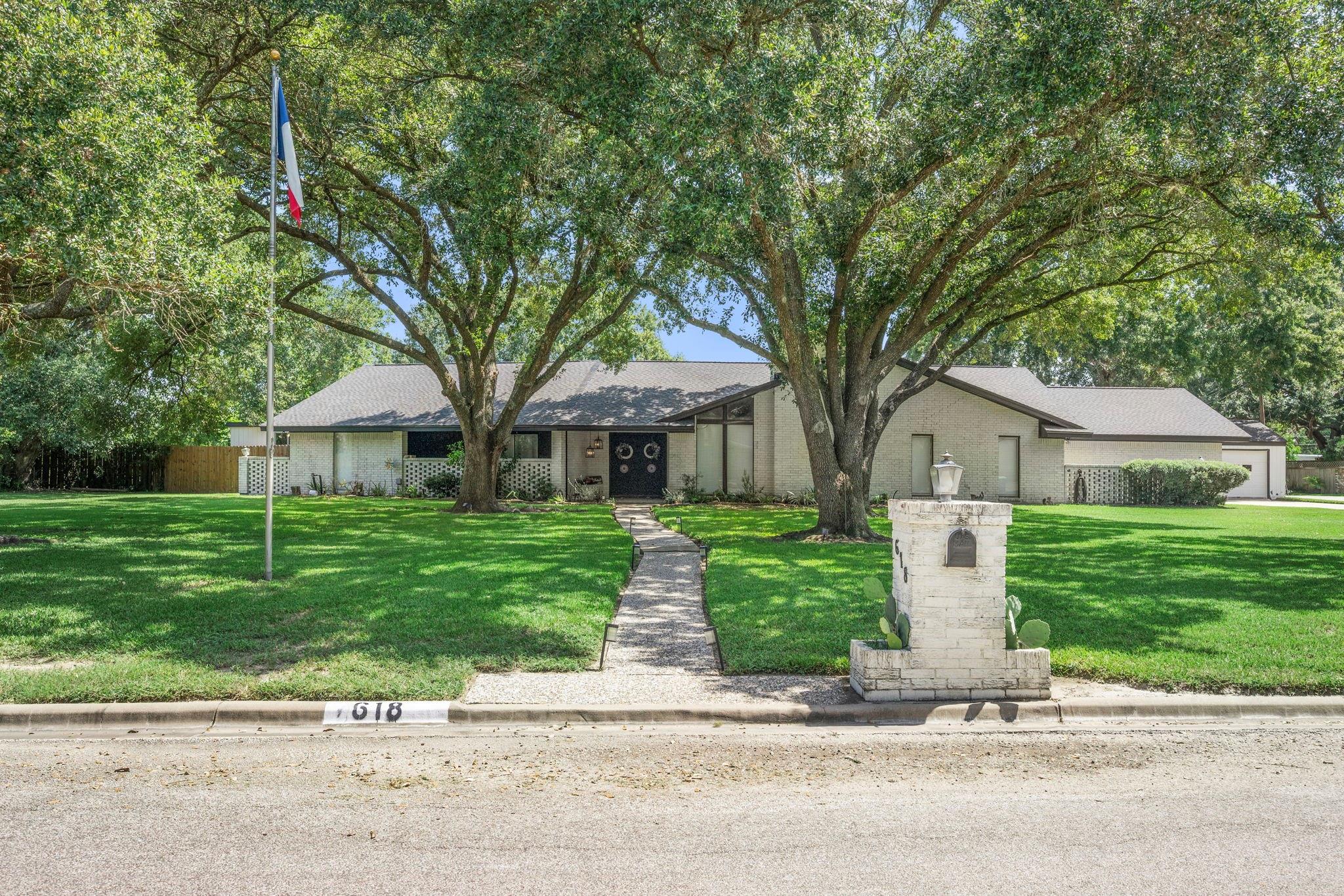 Residential in Eagle Lake 2