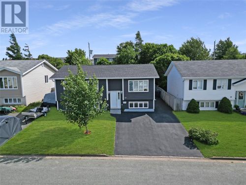 37 O'Flaherty Cres, Mount Pearl, NL, A1N4M4 | Card Image