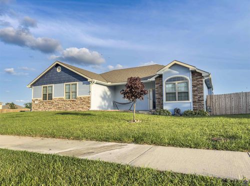 2911 Sw Whitney Ln, Topeka, KS, 66614-4814 | Card Image