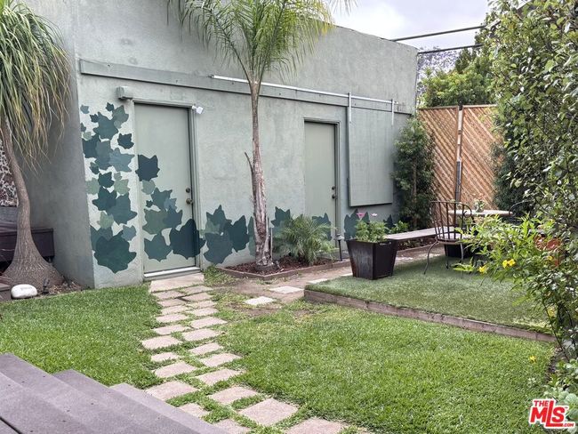 10739 Jefferson Blvd, Home with 4 bedrooms, 2 bathrooms and 2 parking in Culver City CA | Image 22