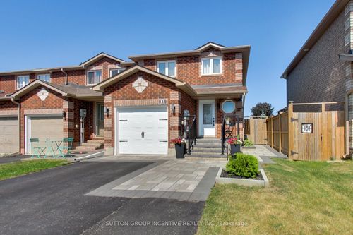 11 Majesty Blvd, Barrie, ON, L4M7K1 | Card Image