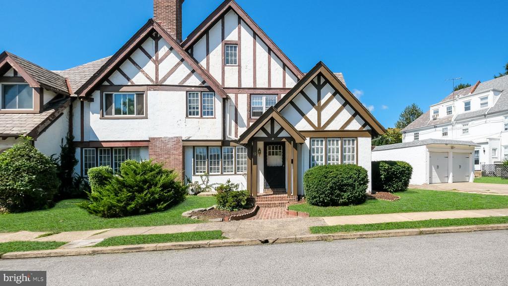 Deforest Rd, Lansdowne, PA 19050