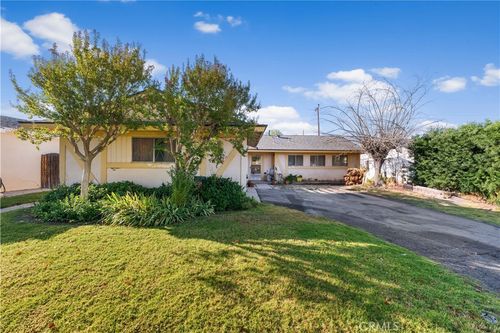 22038 Alamogordo Rd, Saugus, CA, 91350-2166 | Card Image