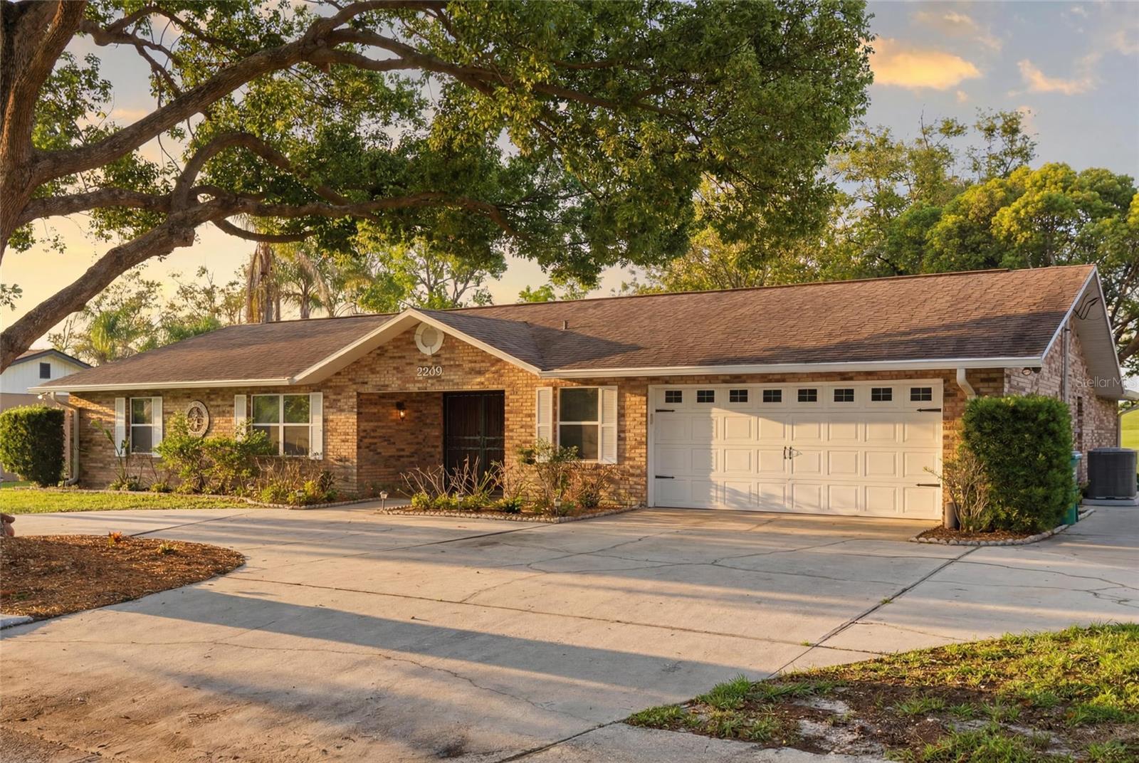 Residential in DELTONA