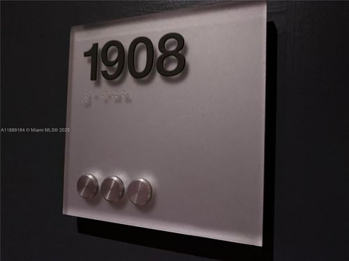 apt-1908-500 Brickell Ave, Miami, FL, 33131-2580 | Card Image