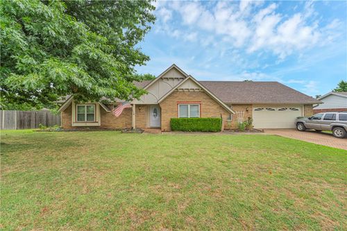 1311 S Countrywood Pl, Rogers, AR, 72758-5069 | Card Image