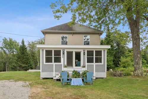 573 Island Avenue, Long Island, ME, 04050 | Card Image