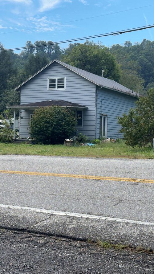 3975 3975 Swords Creek Rd, Swords Creek, VA, 24649 | Card Image