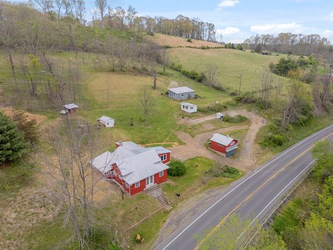 860 Floyd Hwy S, House other with 3 bedrooms, 2 bathrooms and null parking in Floyd VA | Image 91