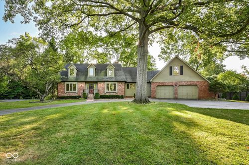 615 Mulberry St, Zionsville, IN, 46077-1119 | Card Image