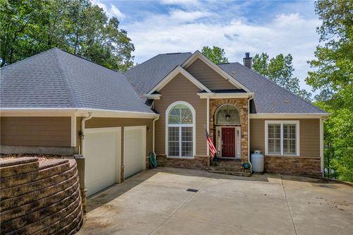 117 W Waters Edge Ln, West Union, SC, 29696-3624 | Card Image