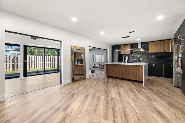 3910 Ne 27 Th Ter, House other with 4 bedrooms, 3 bathrooms and null parking in Lighthouse Point FL | Image 9
