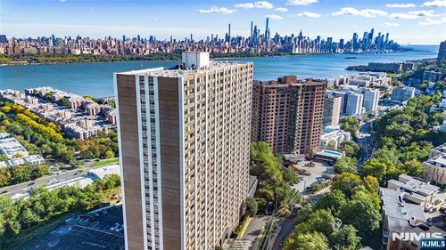 250 Gorge Rd, Cliffside Park, NJ, 07010-1301 | Card Image