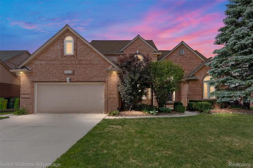 17217 Shinnecock Dr, Macomb, MI, 48042-6205 | Card Image