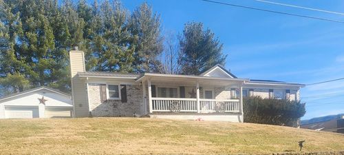 220 Walker, North Tazewell, VA, 24630 | Card Image