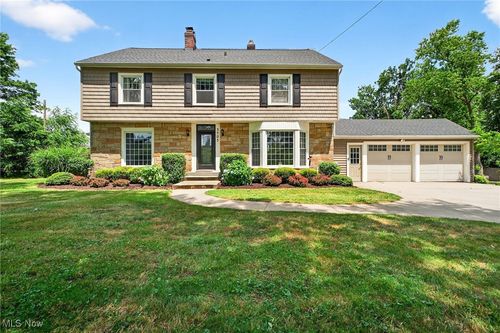 3905 Greenwich Rd, Norton, OH, 44203-5427 | Card Image