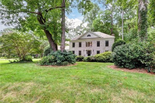 800 Marlbank Dr, Yorktown, VA, 23692-4352 | Card Image