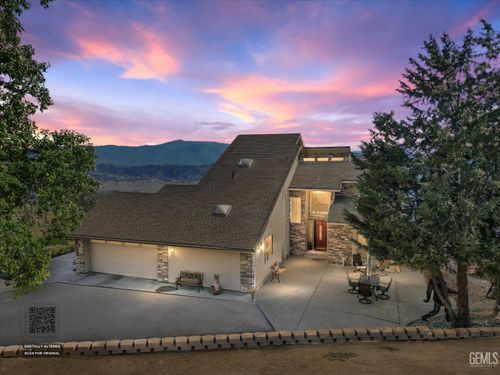 24930 Paramount Dr, Tehachapi, CA, 93561-7041 | Card Image