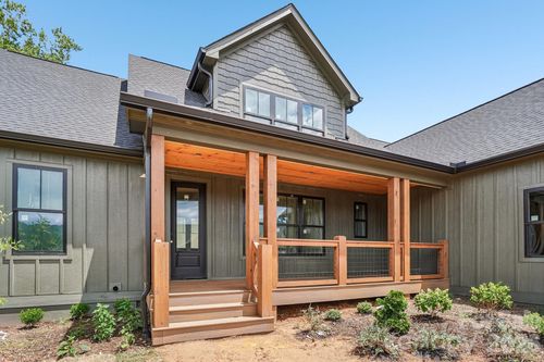 32 S View Dr, Burnsville, NC, 28714-2109 | Card Image